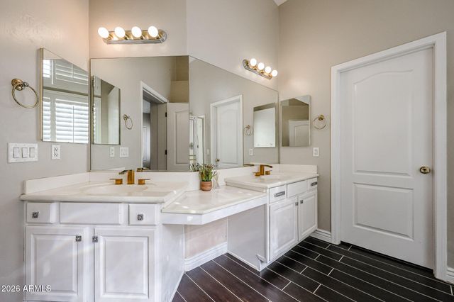 8096 S STEPHANIE Lane, Tempe, AZ 85284