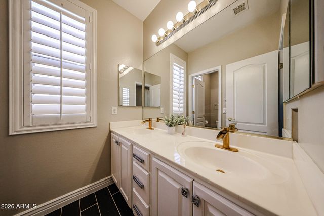 8096 S STEPHANIE Lane, Tempe, AZ 85284