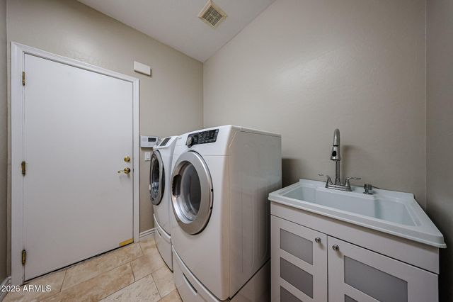 8096 S STEPHANIE Lane, Tempe, AZ 85284