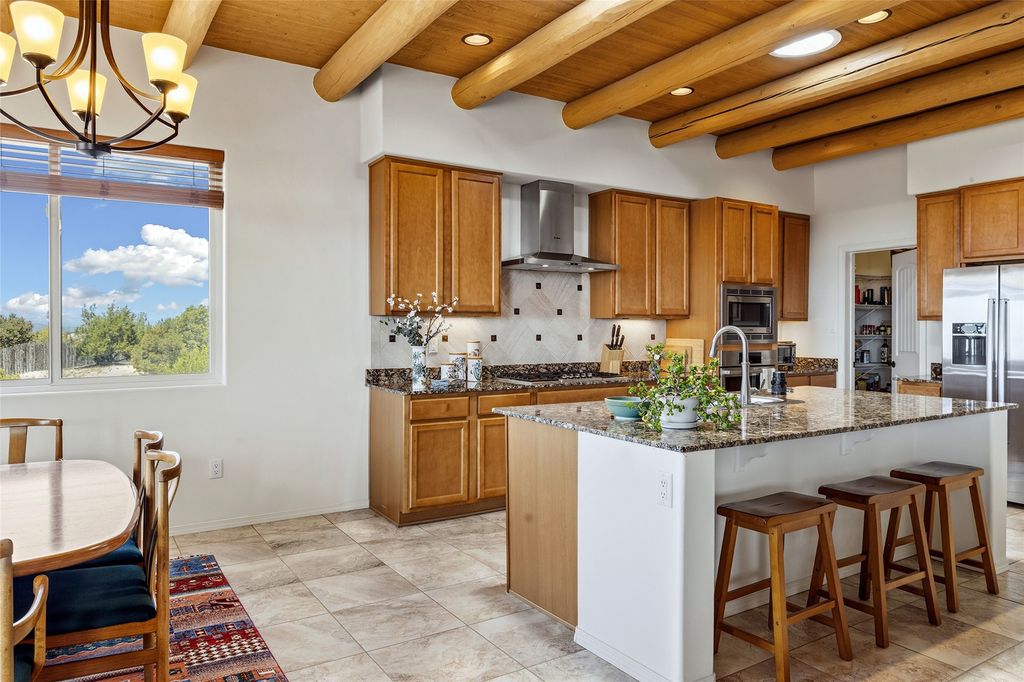 Image 11 of property listing at 12 Via Secunda, Santa Fe, NM 87507
