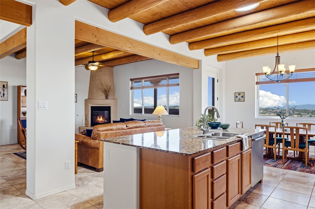 Image 14 of property listing at 12 Via Secunda, Santa Fe, NM 87507