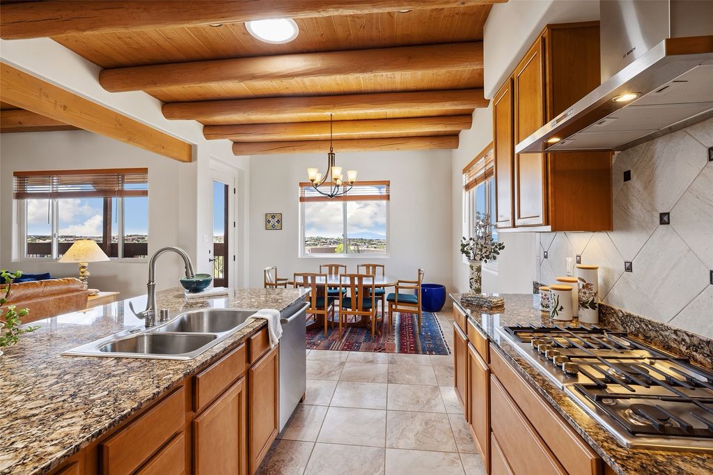 Image 15 of property listing at 12 Via Secunda, Santa Fe, NM 87507