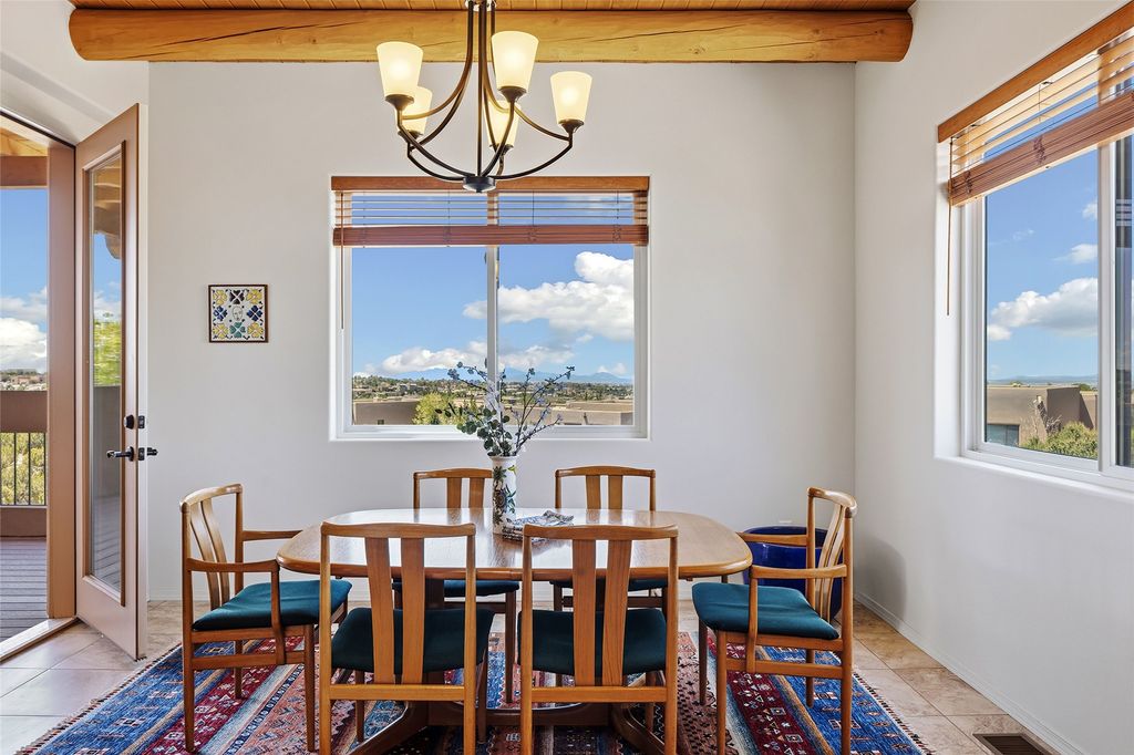 Image 16 of property listing at 12 Via Secunda, Santa Fe, NM 87507