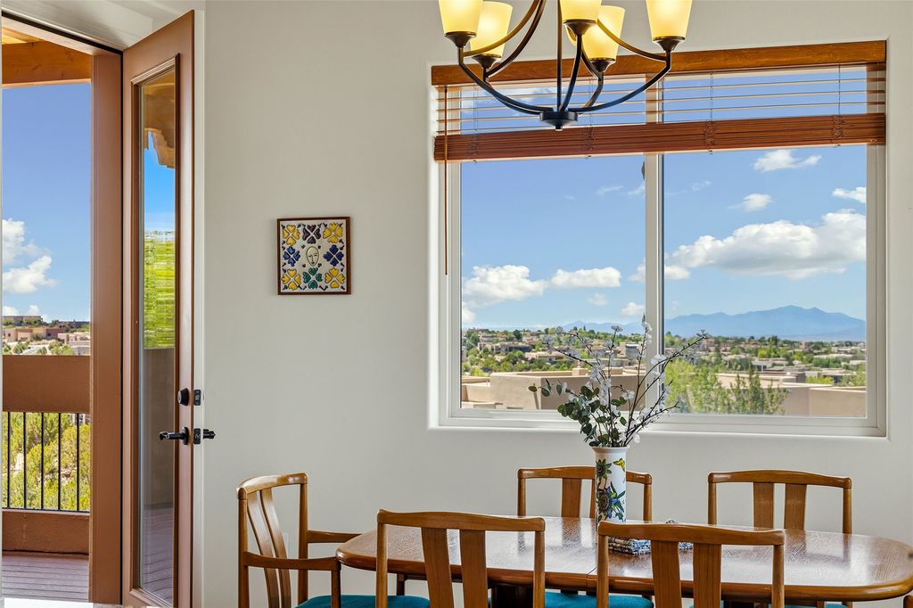 Image 18 of property listing at 12 Via Secunda, Santa Fe, NM 87507