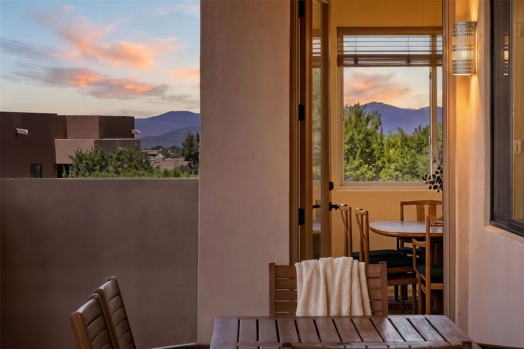 Image 19 of property listing at 12 Via Secunda, Santa Fe, NM 87507