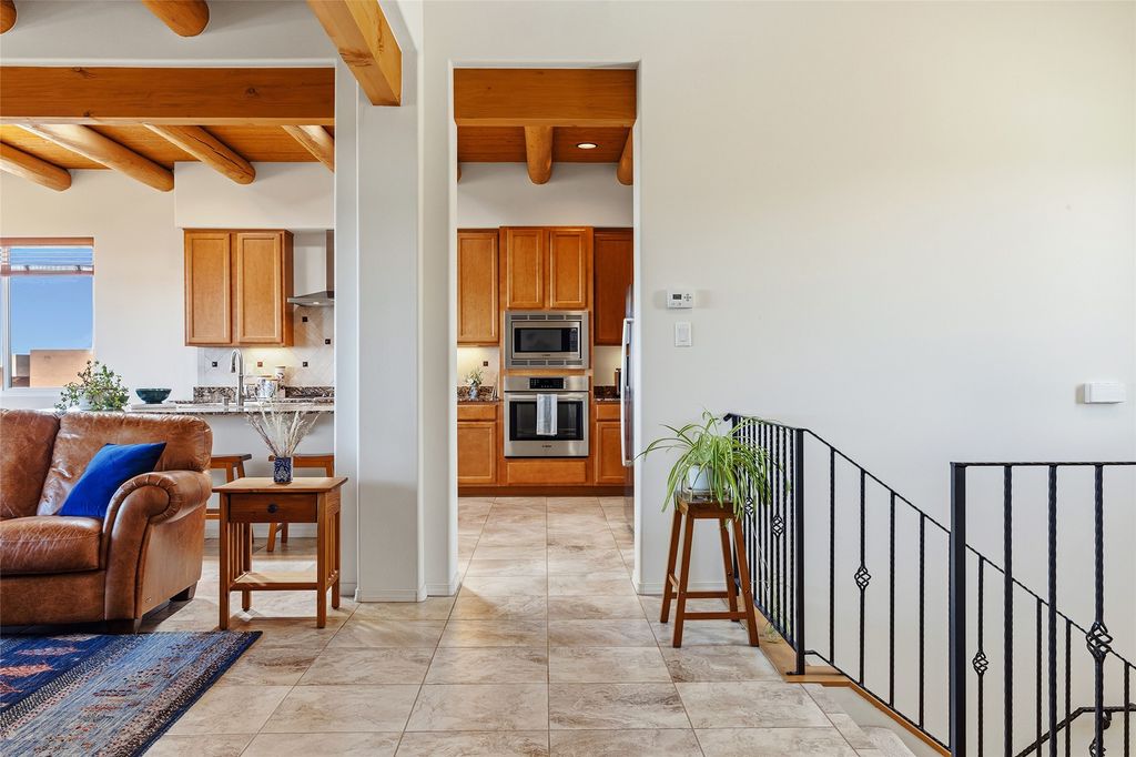 Image 25 of property listing at 12 Via Secunda, Santa Fe, NM 87507