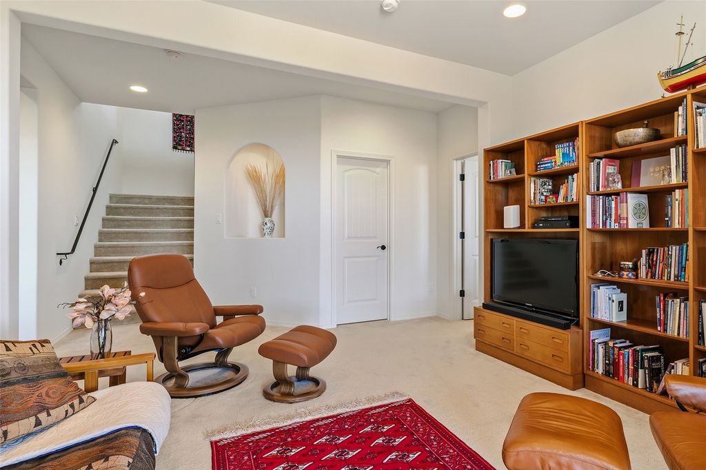 Image 28 of property listing at 12 Via Secunda, Santa Fe, NM 87507