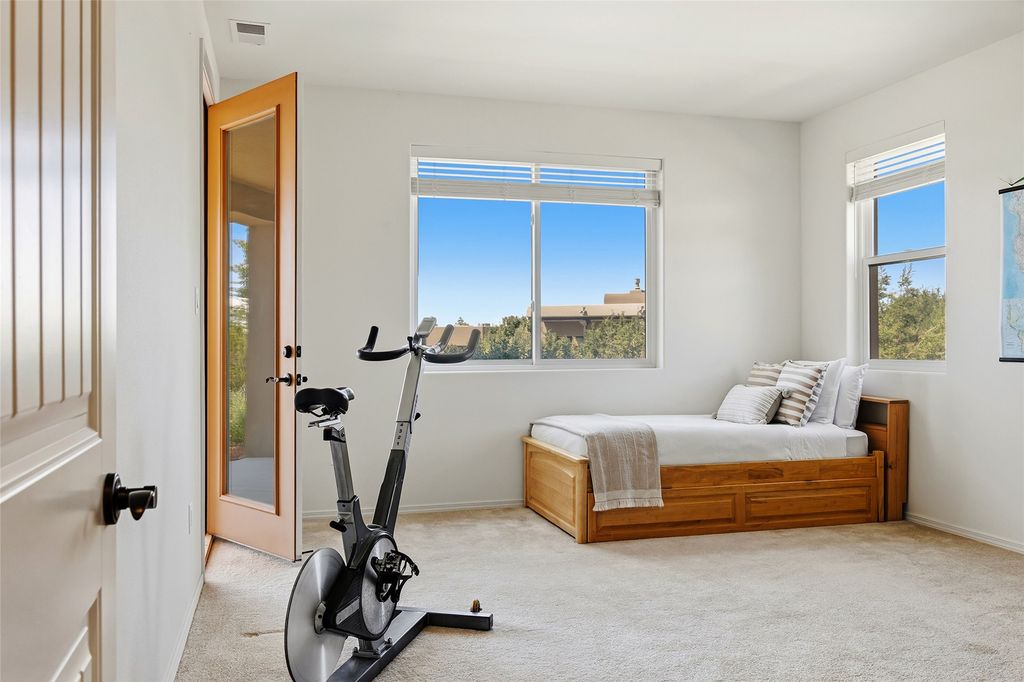 Image 35 of property listing at 12 Via Secunda, Santa Fe, NM 87507