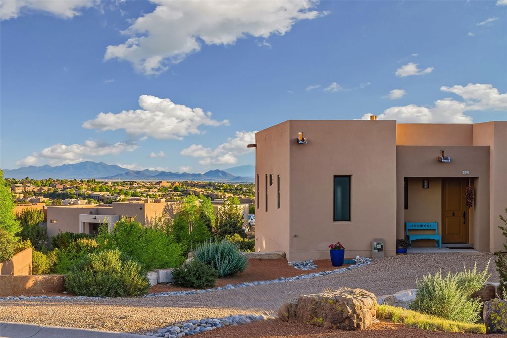 Image 41 of property listing at 12 Via Secunda, Santa Fe, NM 87507
