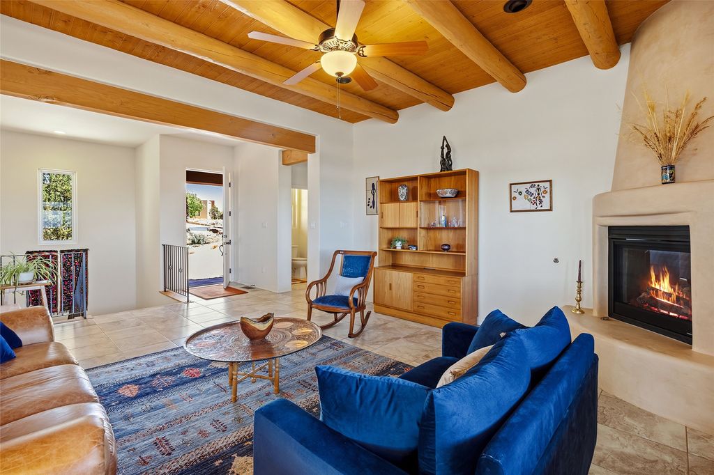 Image 6 of property listing at 12 Via Secunda, Santa Fe, NM 87507
