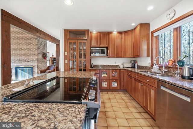 25 BRENTWOOD LN, Newark, DE 19711