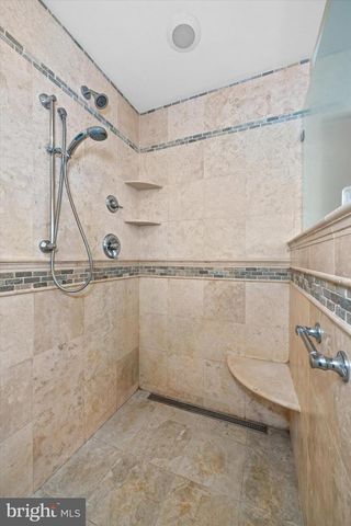 25 BRENTWOOD LN, Newark, DE 19711