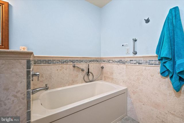 25 BRENTWOOD LN, Newark, DE 19711