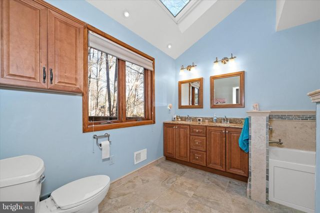 25 BRENTWOOD LN, Newark, DE 19711