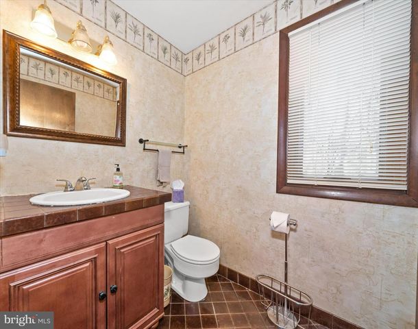 25 BRENTWOOD LN, Newark, DE 19711