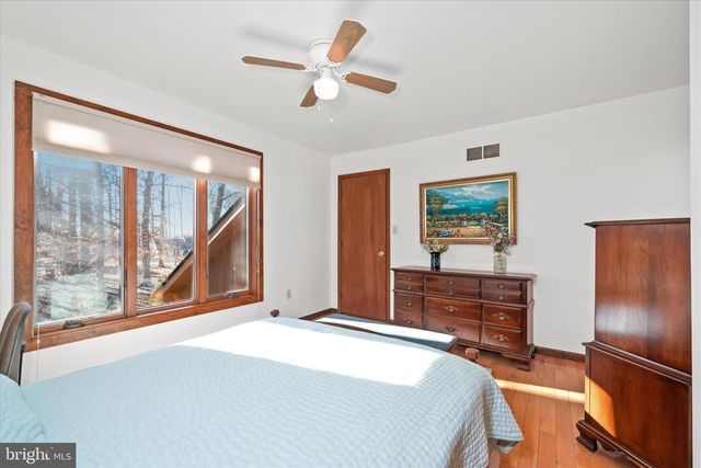 25 BRENTWOOD LN, Newark, DE 19711