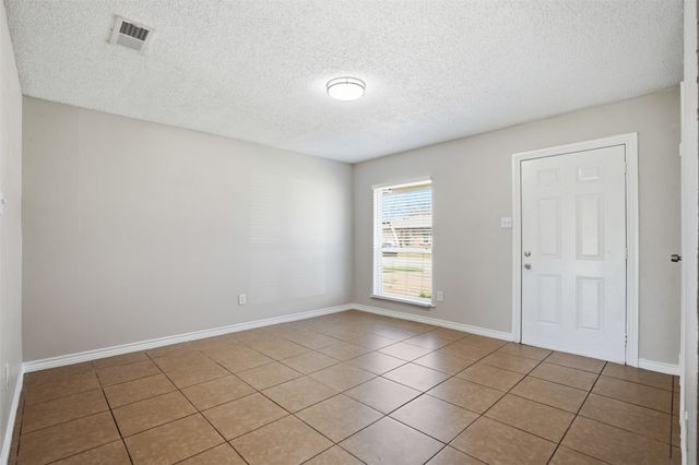 6944 Knob Hill Road, Forest Hill, TX 76140