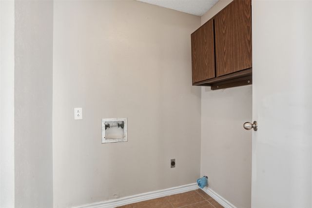 6944 Knob Hill Road, Forest Hill, TX 76140