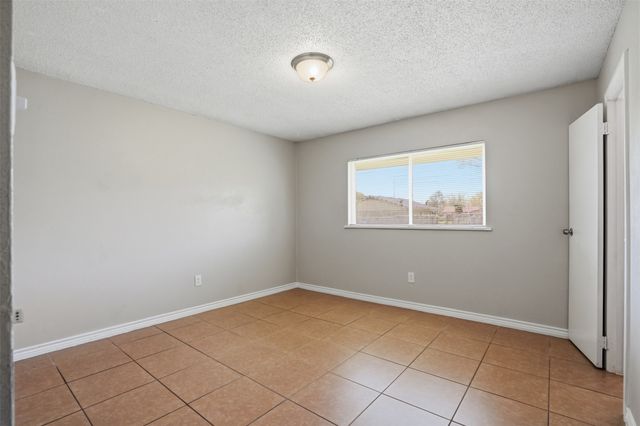 6944 Knob Hill Road, Forest Hill, TX 76140