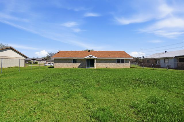 6944 Knob Hill Road, Forest Hill, TX 76140