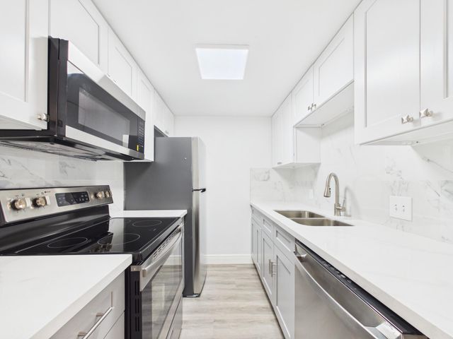 7510 Hornwood Drive 801, Houston, TX 77036