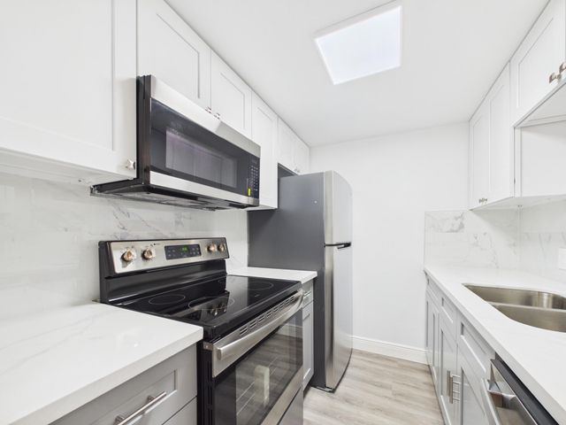7510 Hornwood Drive 801, Houston, TX 77036