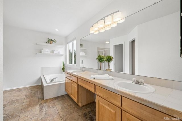 17757 E Lake Place, Aurora, CO 80016