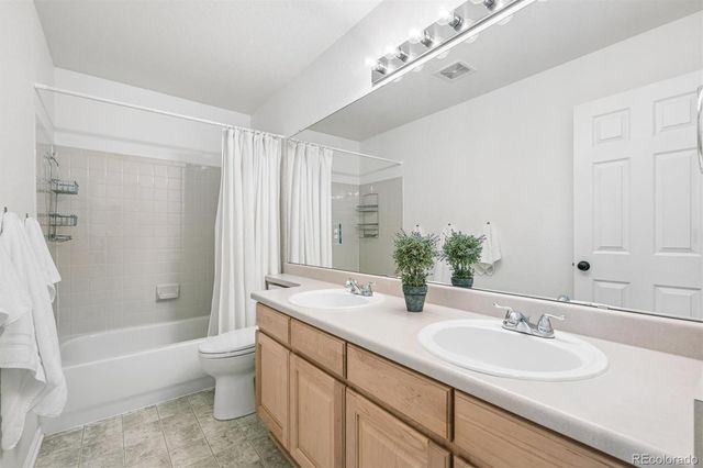 17757 E Lake Place, Aurora, CO 80016