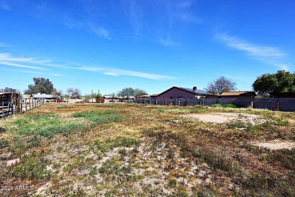 Image 11 of property listing at 3025 E Hartford Avenue B, Phoenix, AZ 85032