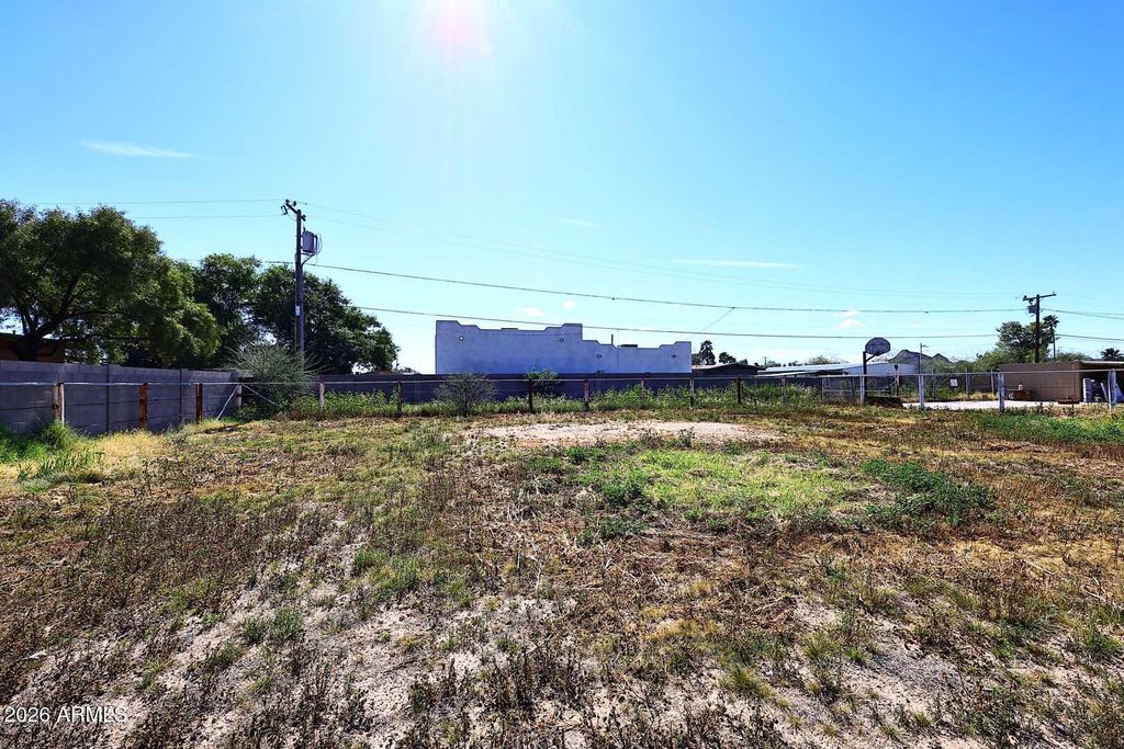 Image 12 of property listing at 3025 E Hartford Avenue B, Phoenix, AZ 85032