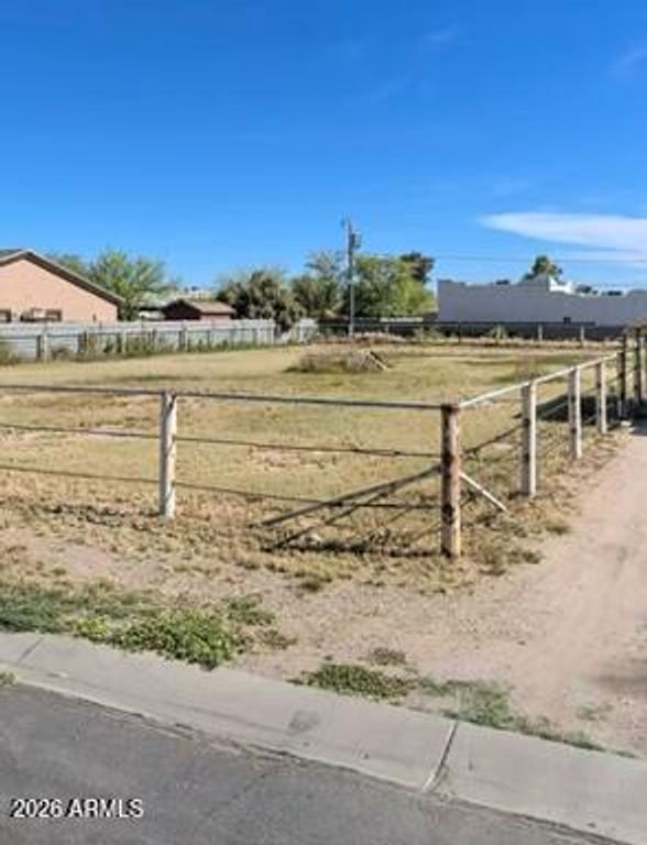 Image 2 of property listing at 3025 E Hartford Avenue B, Phoenix, AZ 85032