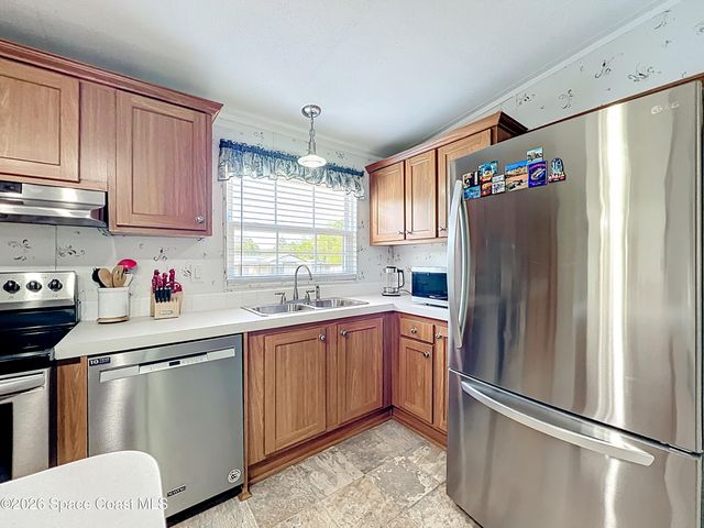 9040 Mercury Drive, St. Cloud, FL 34773