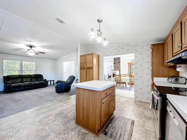 9040 Mercury Drive, St. Cloud, FL 34773