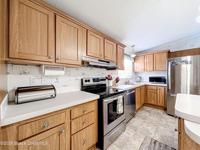 9040 Mercury Drive, St. Cloud, FL 34773