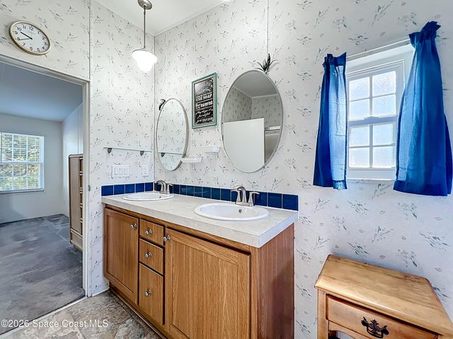 9040 Mercury Drive, St. Cloud, FL 34773