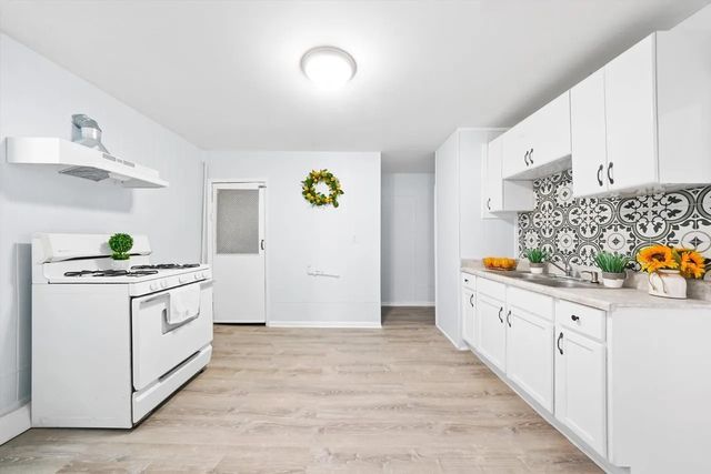 1320 S 49th Avenue, Cicero, IL 60804