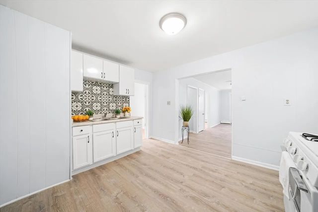 1320 S 49th Avenue, Cicero, IL 60804