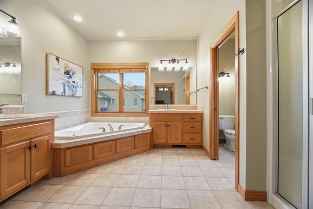 3020 E FALLCREEK LANE, Appleton, WI 54913