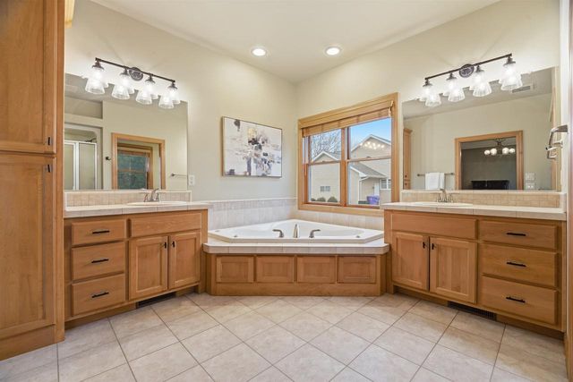 3020 E FALLCREEK LANE, Appleton, WI 54913