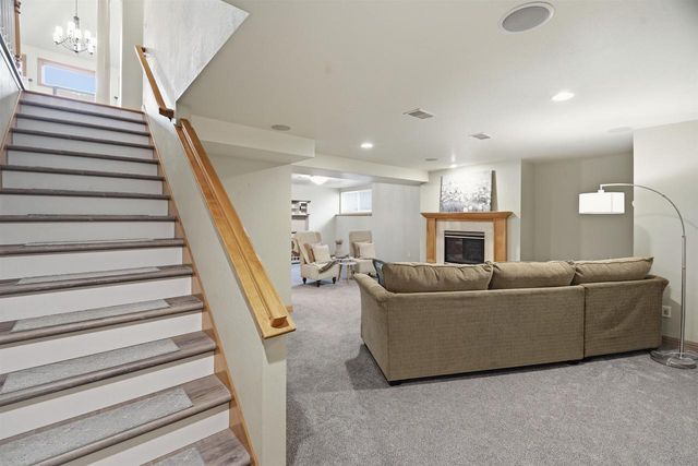 3020 E FALLCREEK LANE, Appleton, WI 54913