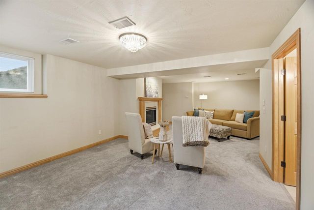 3020 E FALLCREEK LANE, Appleton, WI 54913