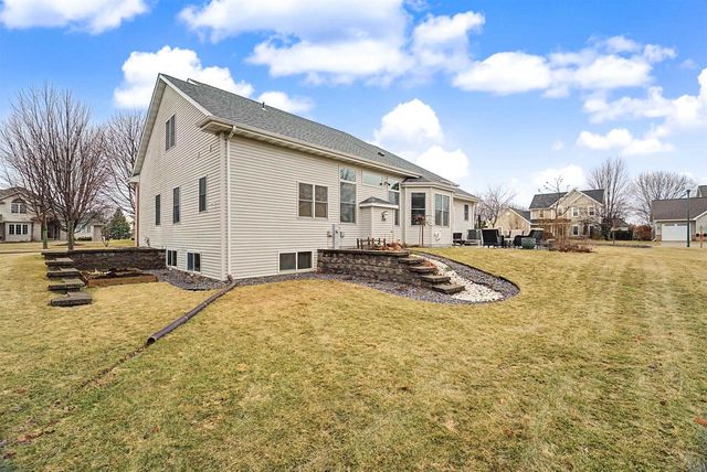 3020 E FALLCREEK LANE, Appleton, WI 54913
