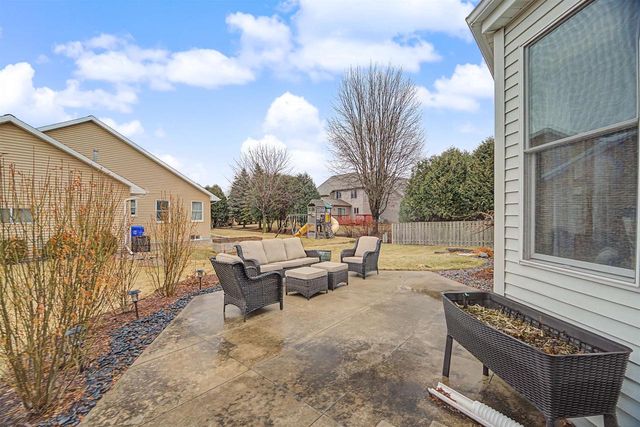 3020 E FALLCREEK LANE, Appleton, WI 54913