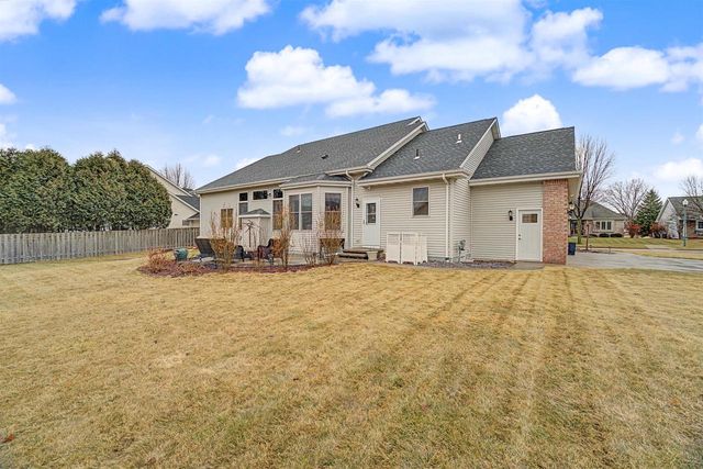 3020 E FALLCREEK LANE, Appleton, WI 54913