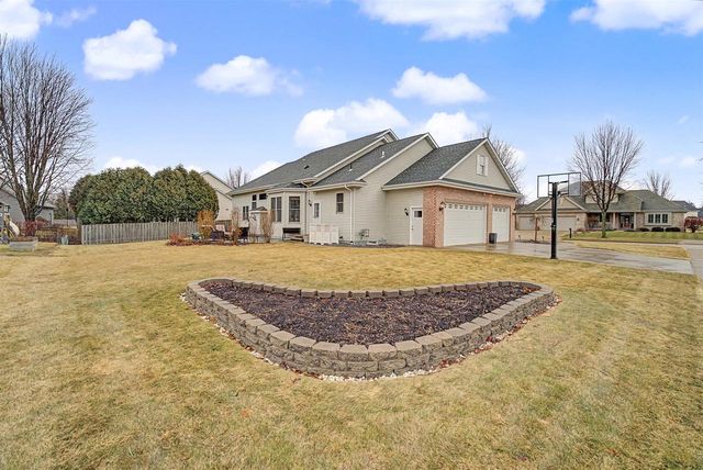 3020 E FALLCREEK LANE, Appleton, WI 54913