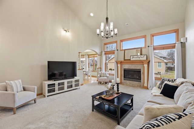 3020 E FALLCREEK LANE, Appleton, WI 54913