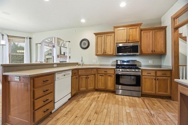 3020 E FALLCREEK LANE, Appleton, WI 54913