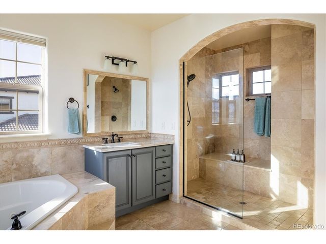 15232 W Warren Dr, Lakewood, CO 80228