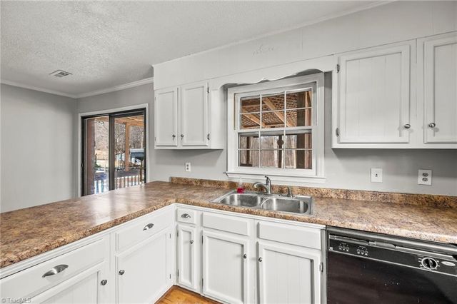 4917 Streamside Drive, Mcleansville, NC 27301