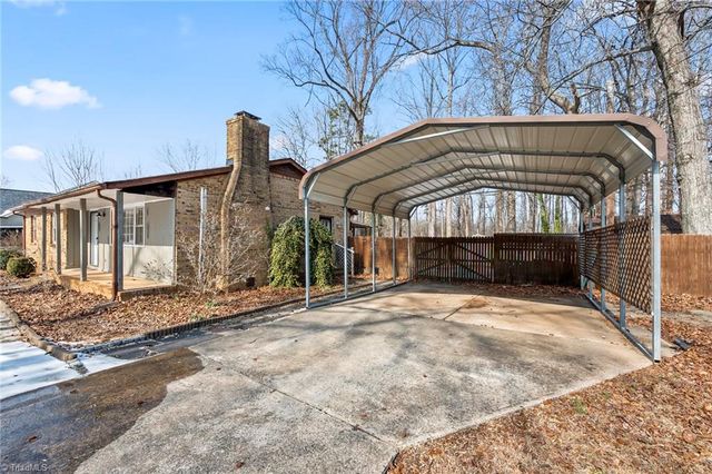 4917 Streamside Drive, Mcleansville, NC 27301